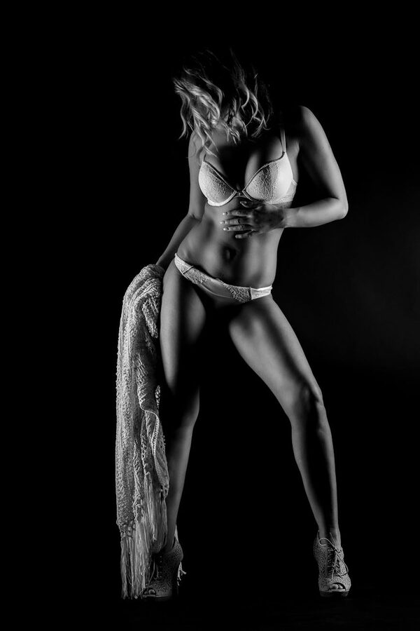 İdil Pendik escort